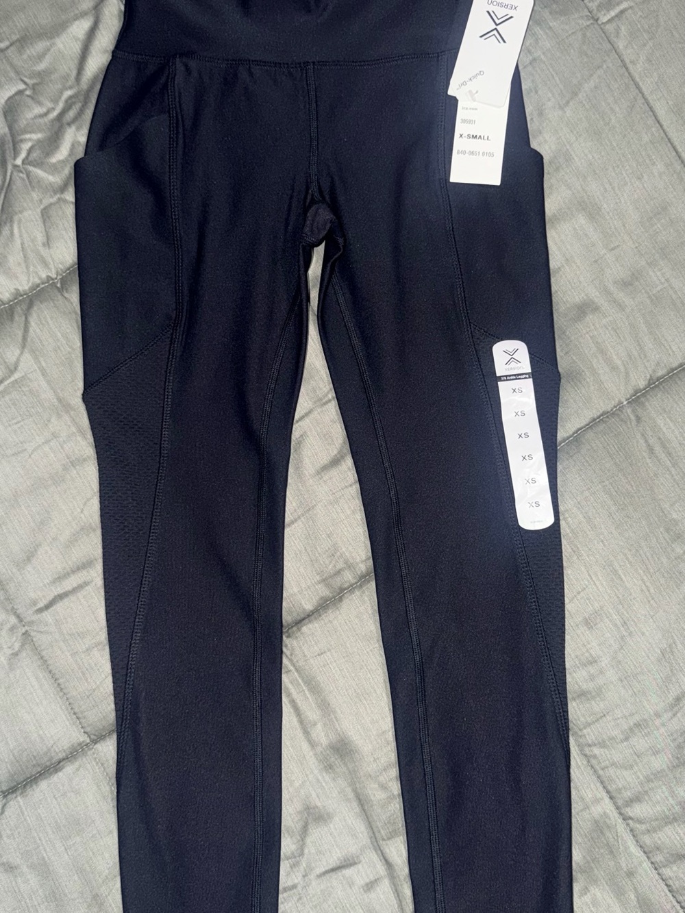Xersion Black High-Rise Performance Leggings with Side Pockets X-small